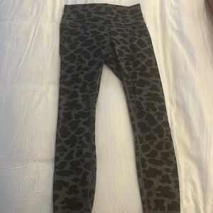 Lulu Lemon wonder under Leggings Leopard Print - Grey and Black